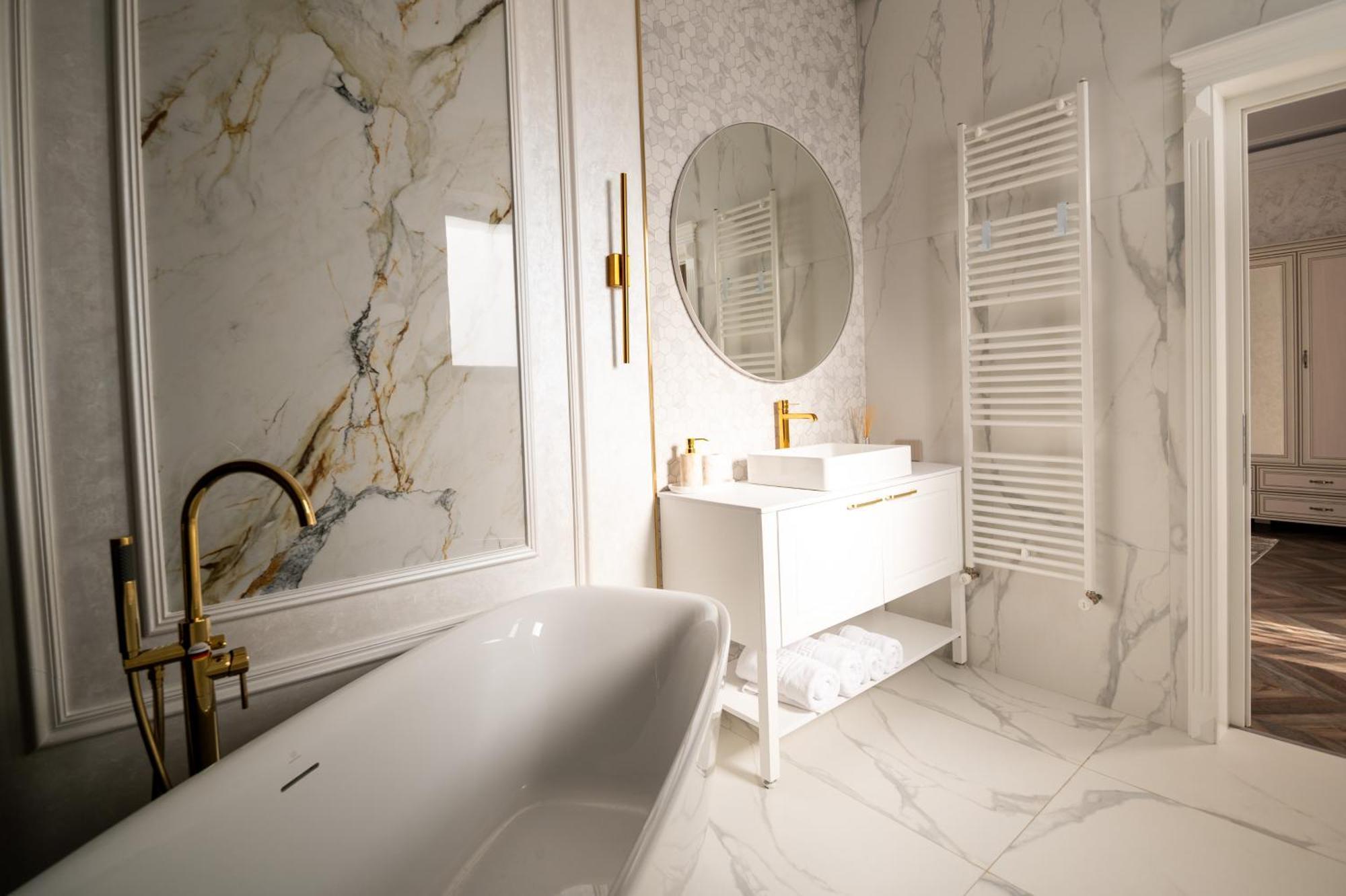 The Penthouse Hotel Vaslui Buitenkant foto