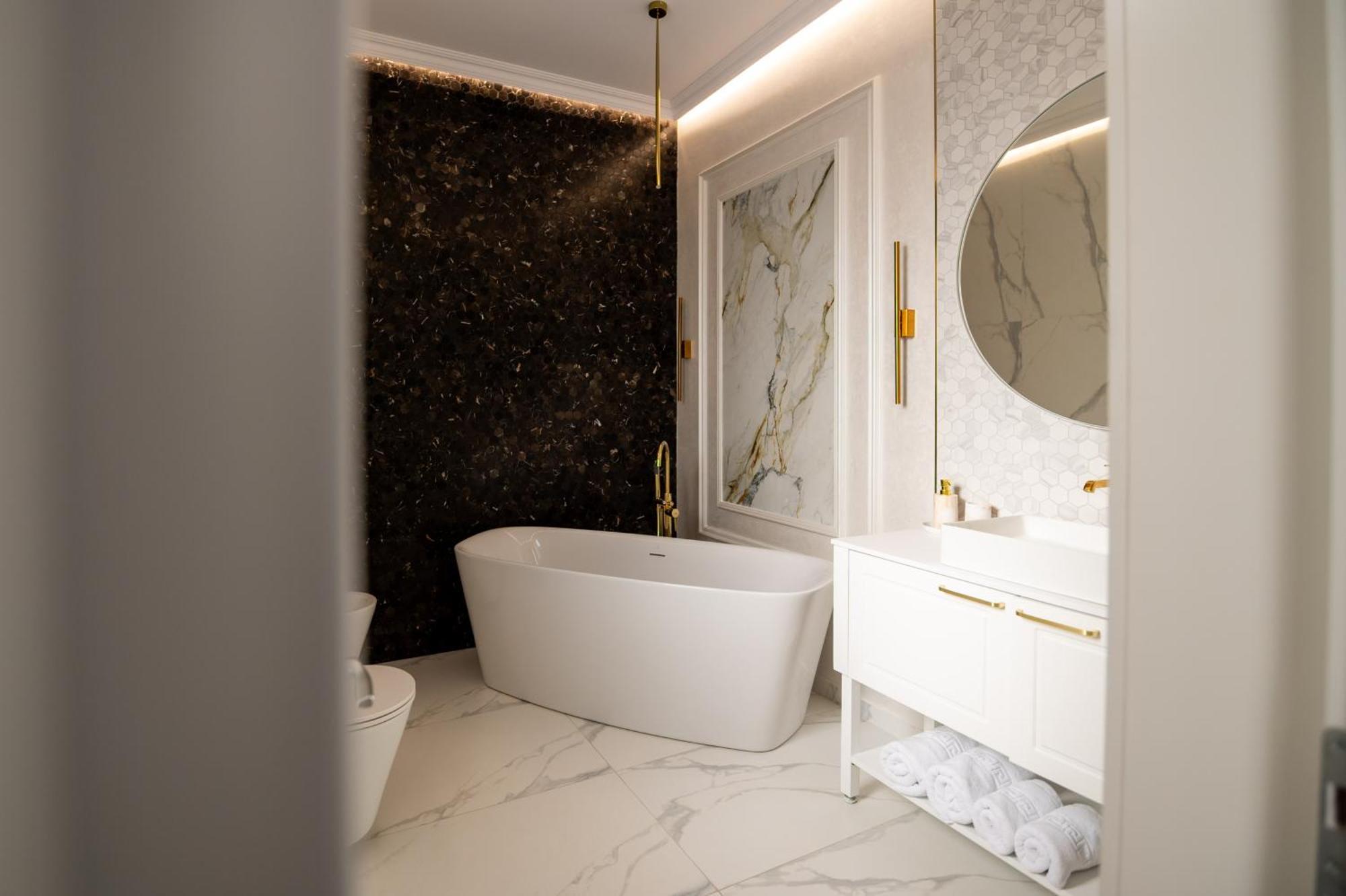 The Penthouse Hotel Vaslui Buitenkant foto