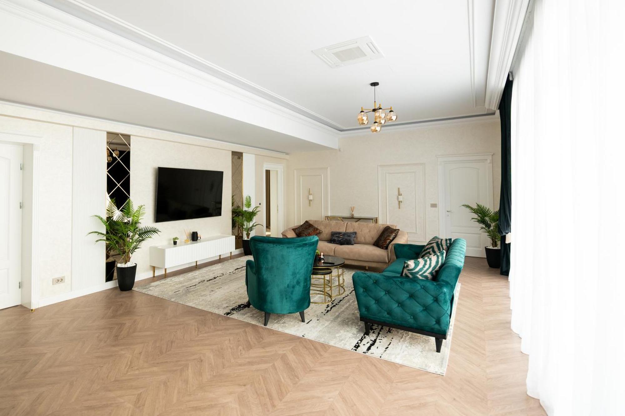 The Penthouse Hotel Vaslui Buitenkant foto