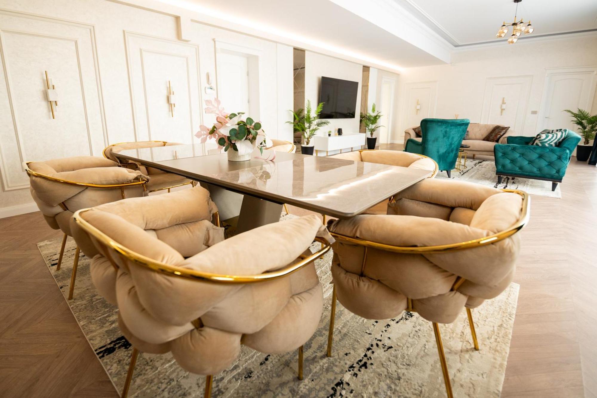 The Penthouse Hotel Vaslui Buitenkant foto