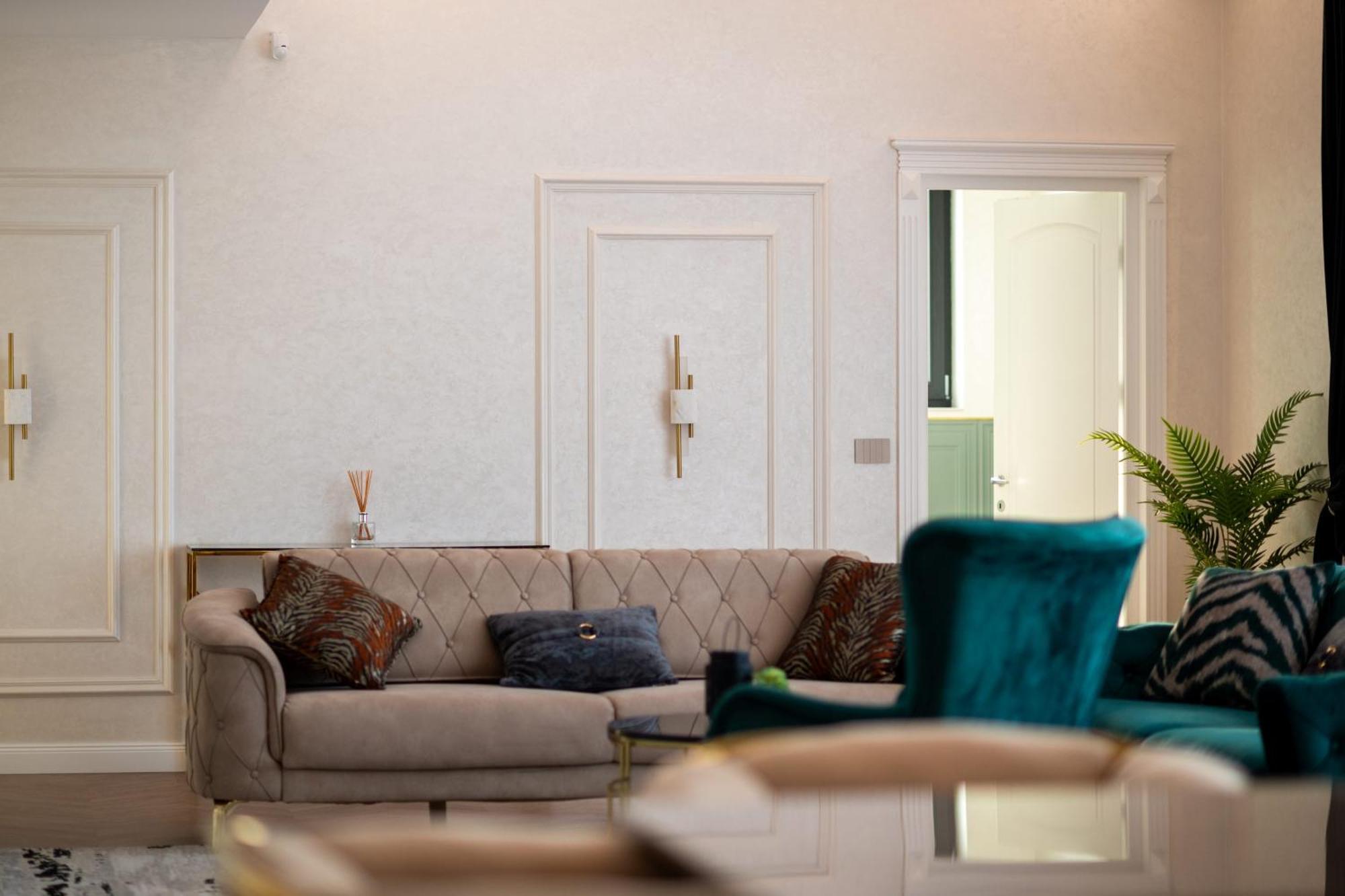 The Penthouse Hotel Vaslui Buitenkant foto